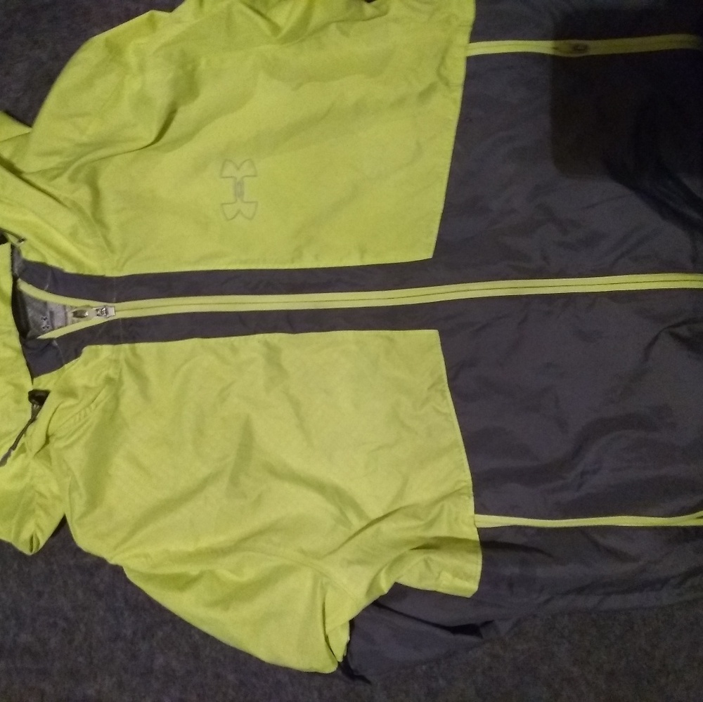 Underarmour rain coat - Picture 2 of 4